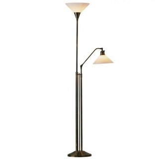 Rustikale Standleuchte mit Lesearm