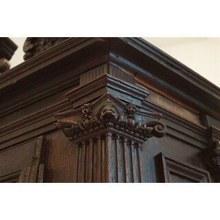 Historismuss Kabinetschrank Eiche Massiv